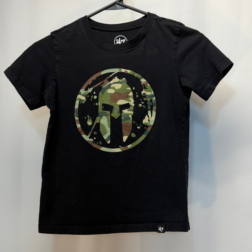 '47 Spartan Helmet Graphic T-Shirt Kids Size Medium Black Camo Logo‎ Tee